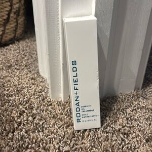 Rodan and fields defrizz oil treatment